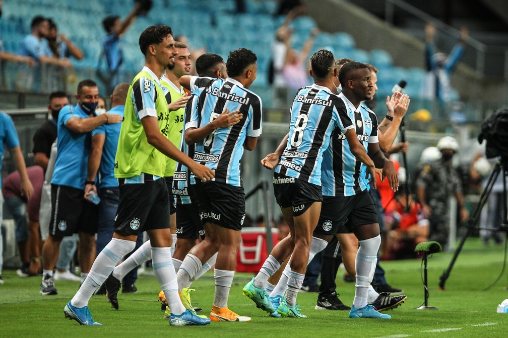 Análise: jovens do Grêmio superam nervosismo inicial e dão primeira “oferta” ao profissional