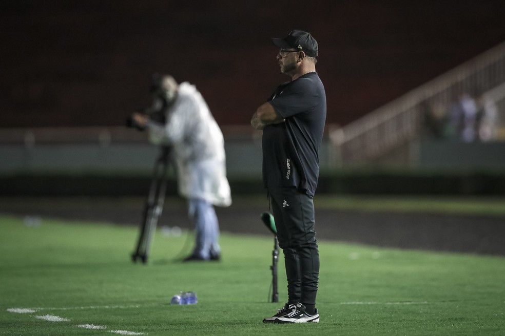 Mohamed explica mudança tática no Atlético-MG, e minimiza polêmica em pênalti de Echaporã