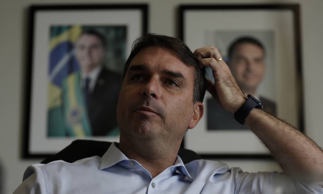 ‘Não sei se ele seguiria no cargo em um segundo governo’, diz Flávio Bolsonaro sobre Paulo Guedes