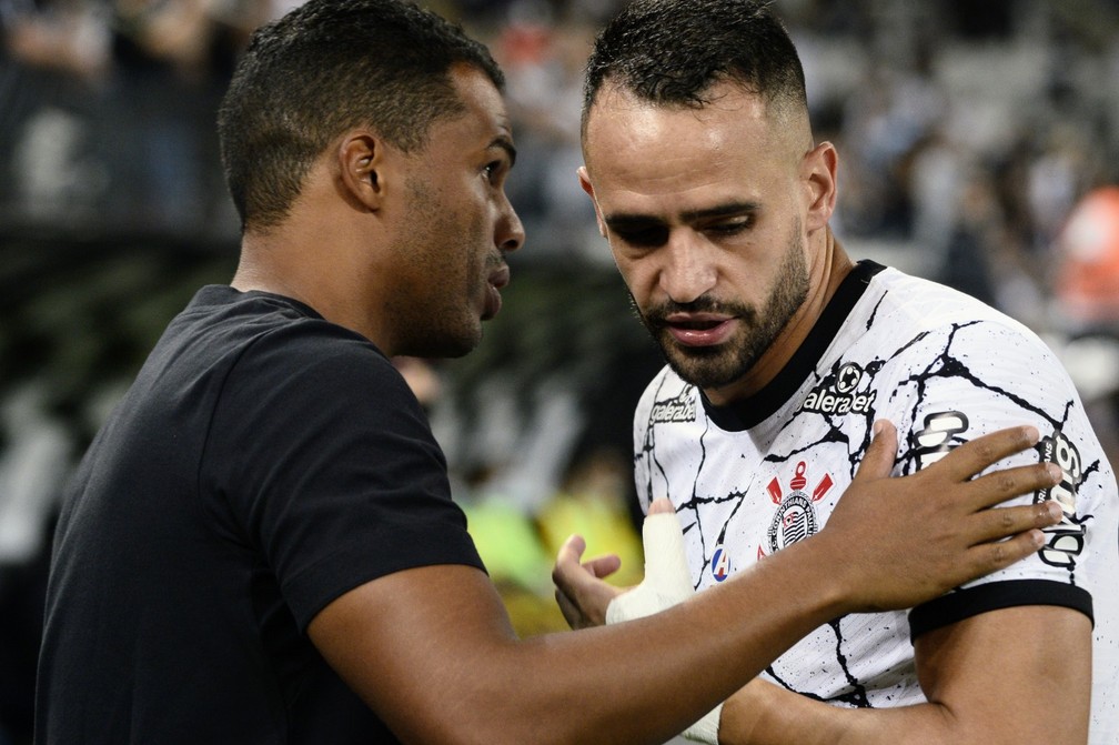 Análise: mais solto e agressivo, Corinthians faz o que a Fiel pede, mas segundo tempo deixa alerta