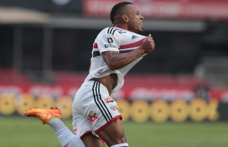 São Paulo vence o Corinthians e disputará final do Paulistão contra o Palmeiras