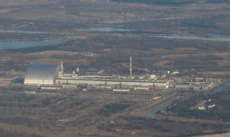 Ucrânia diz que tropas russas abandonaram Central de Chernobyl