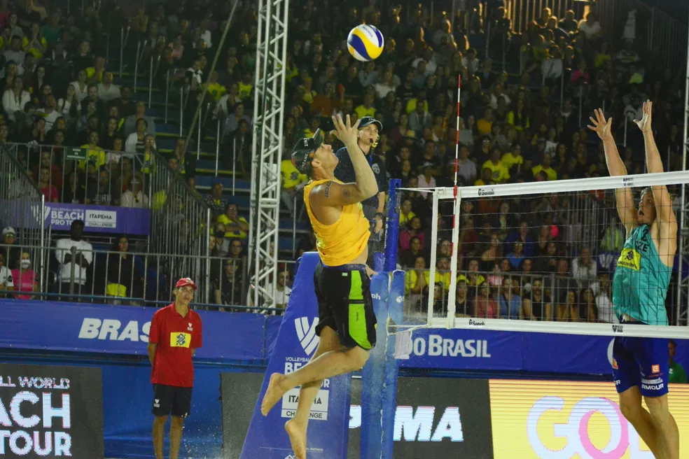 Brasil leva ouro no masculino e bronze no feminino na etapa de Itapema do Circuito Mundial