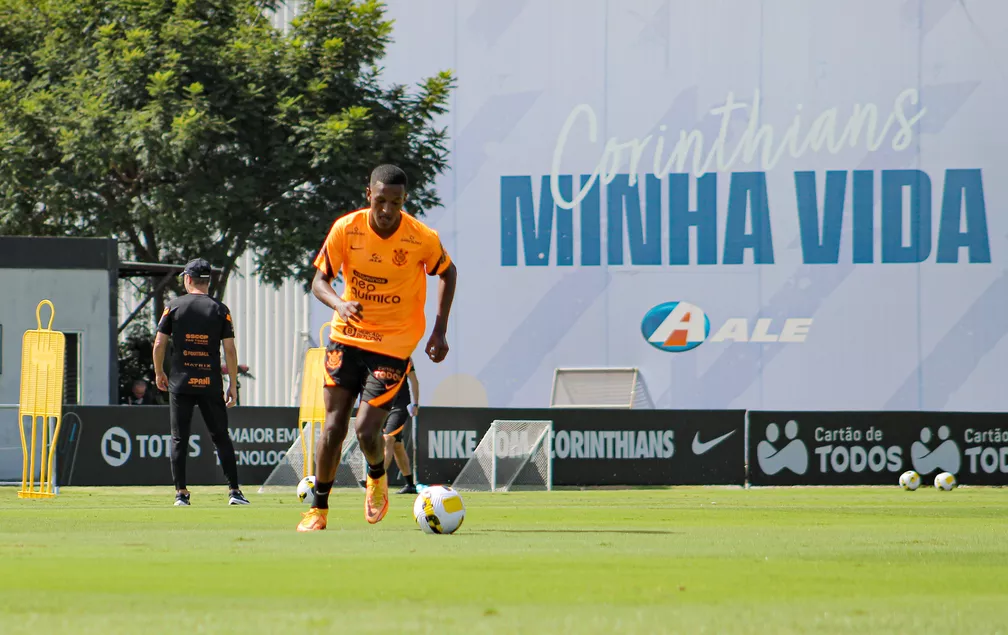 Rap, violência, racismo e futebol: conheça a caminhada de Robert Renan, nova joia do Corinthians