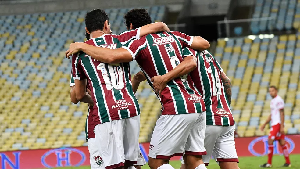 Análise: mudanças no segundo tempo salvam o Fluminense de noite terrível no Maracanã