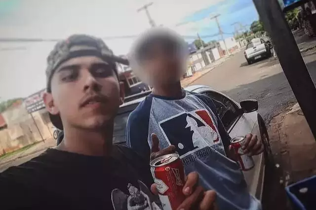 Morre jovem motociclista que furou preferencial e colidiu em caminhão boiadeiro