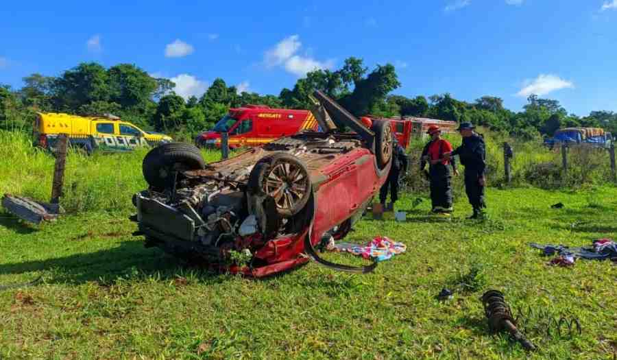 Capotamento com Peugeot 2008 deixa três mortos na MS-295 próximo a Tacuru