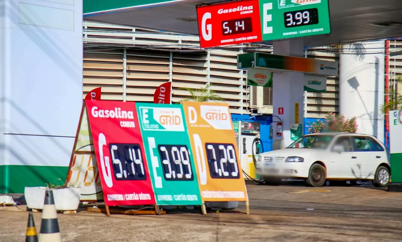 Com queda no preço da gasolina, encher o tanque do carro está R$ 110 mais barato em Campo Grande