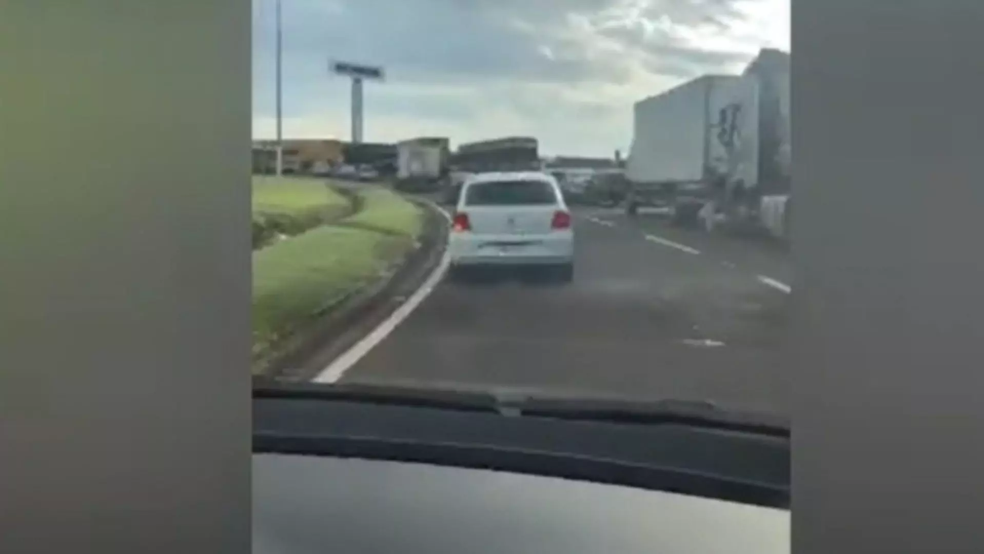 Após fim das eleições, manifestantes bloqueiam rodovia de Mato Grosso do Sul