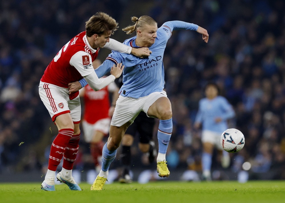 Arsenal x Manchester City: onde assistir e horário do jogo que vale a liderança do Inglês