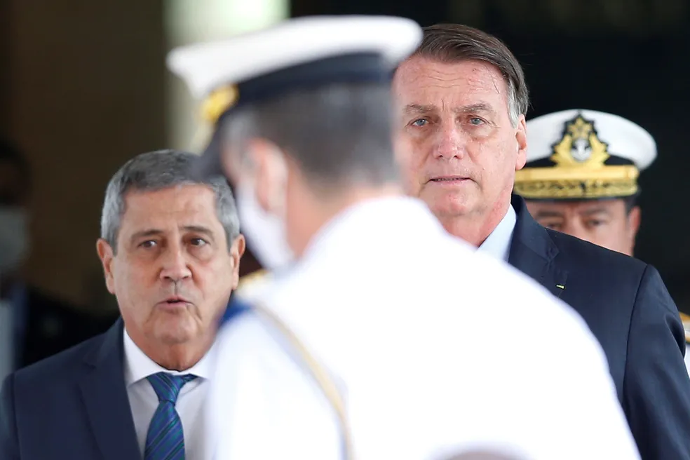 Ações de investigação contra Bolsonaro voltam à pauta do TSE nesta terça-feira