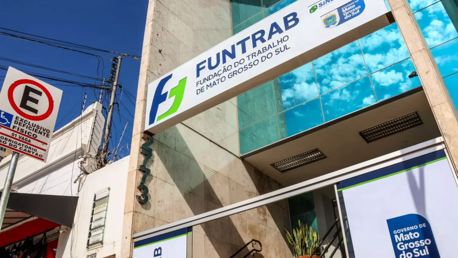 De fisioterapeuta a eletricista, Funtrab oferta 1.560 vagas de emprego nesta quarta-feira